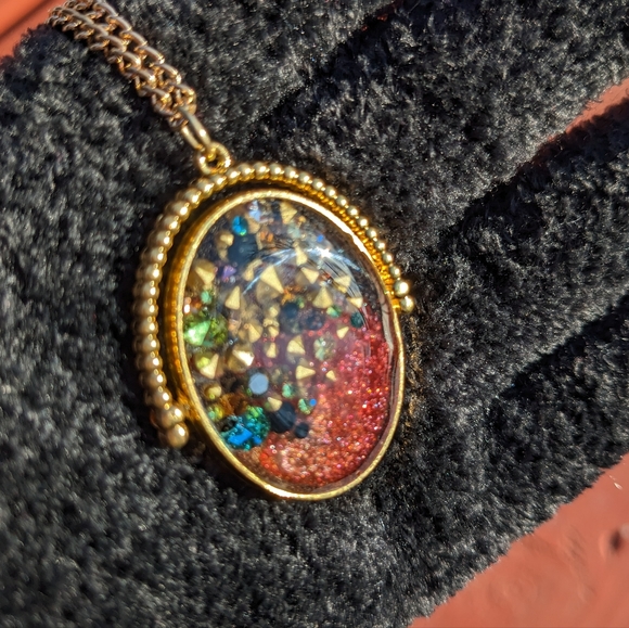 Red Spinner Necklace Sparkly Handmade Resin Jewels Jewelry Unique OOAK Fidget - Picture 11 of 14